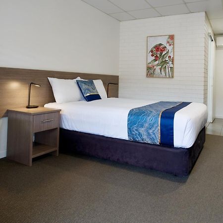 Chalet Motor Inn Bundaberg Bagian luar foto