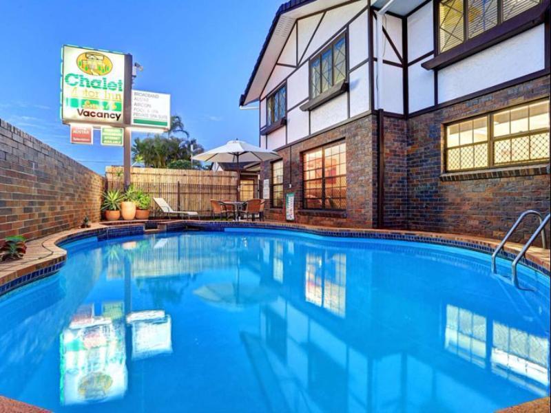 Chalet Motor Inn Bundaberg Bagian luar foto