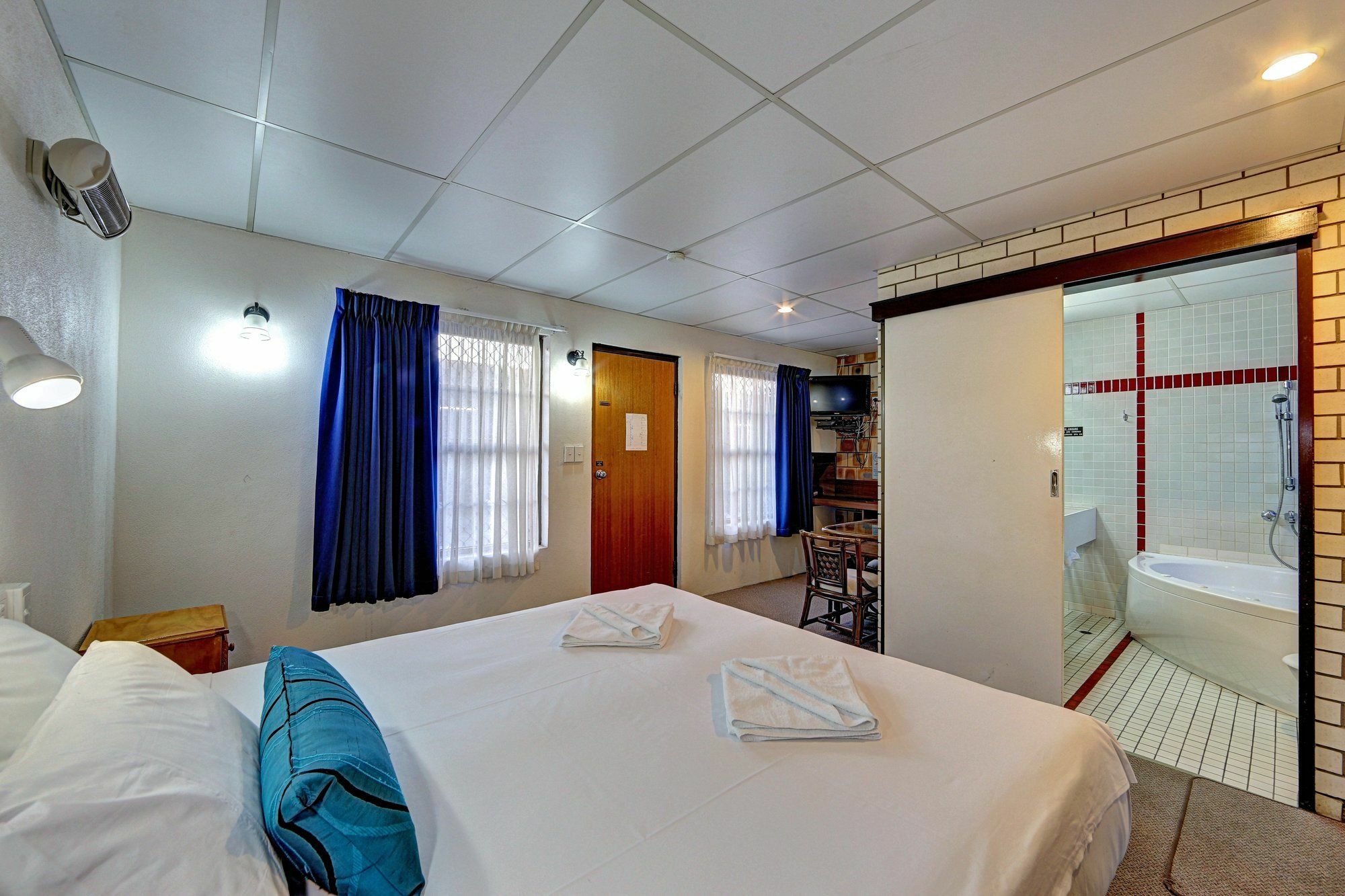 Chalet Motor Inn Bundaberg Bagian luar foto